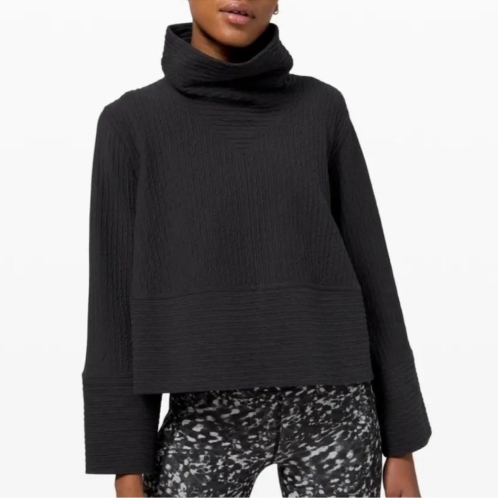 Lululemon Retreat Yourself Pullover in Black, size M/L